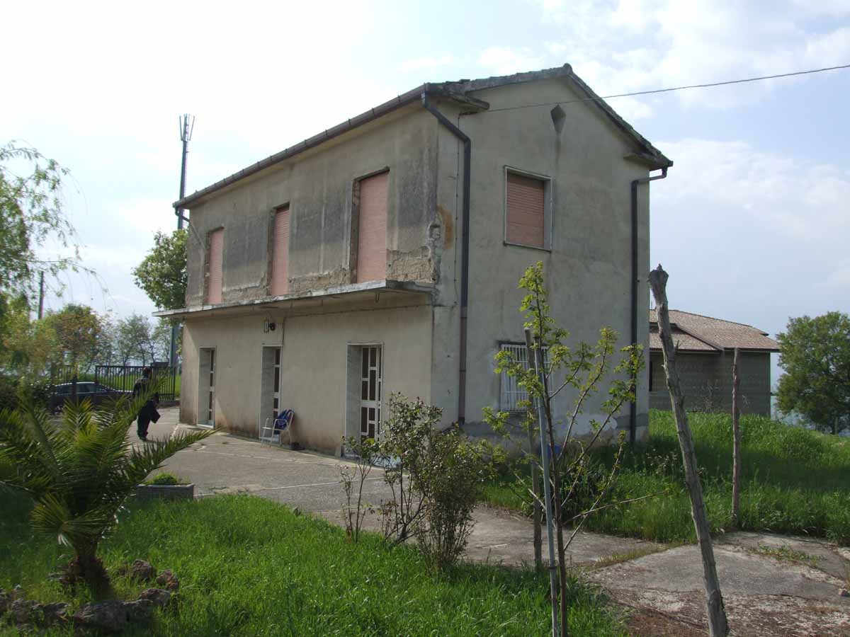 CASA CIELO TERRA, DA RISTRUTTURARE